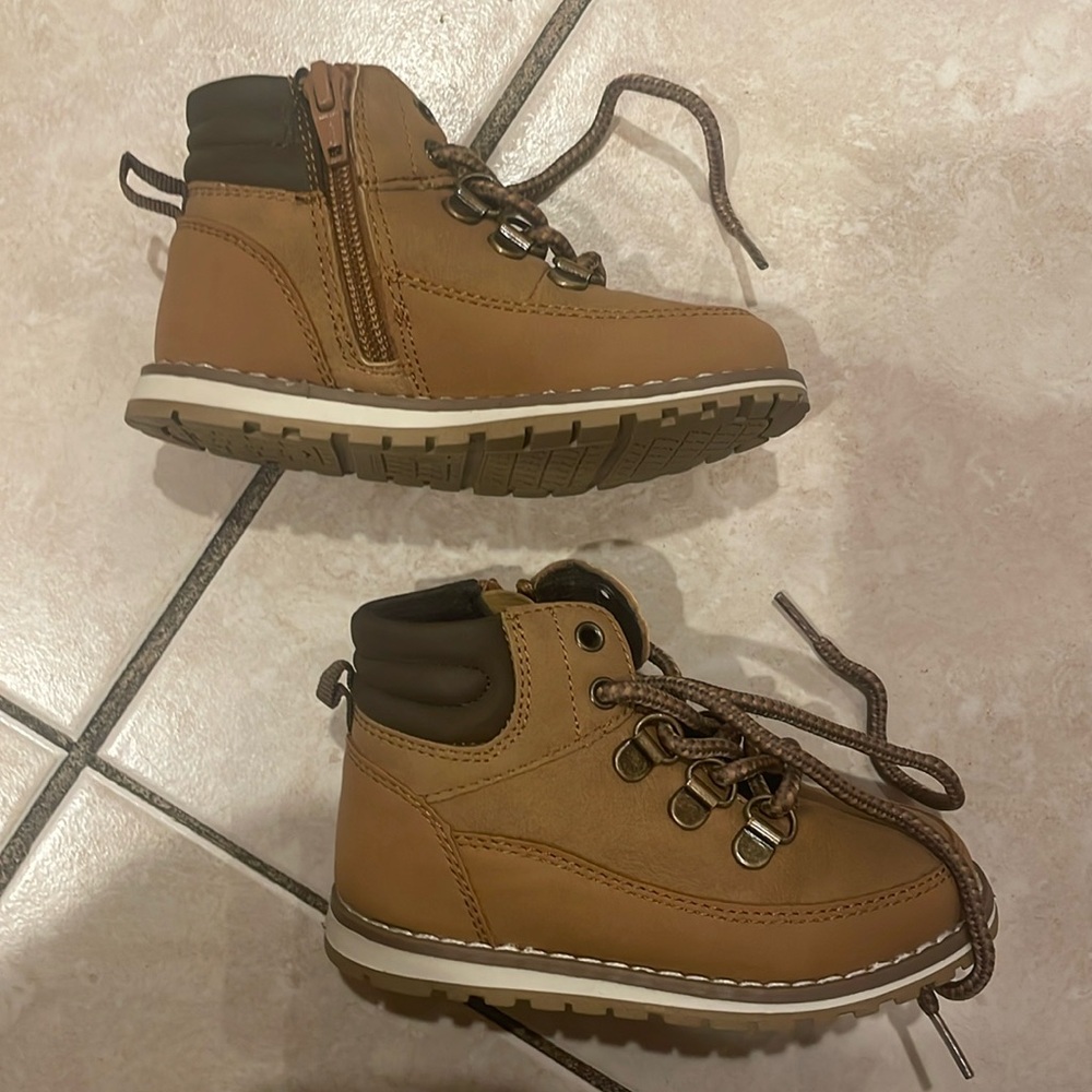 The Children’s Place toddler boy boots with laces